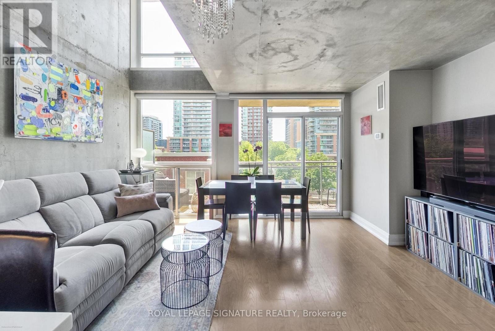 Listing photo of 443 - 1029 KING STREET W