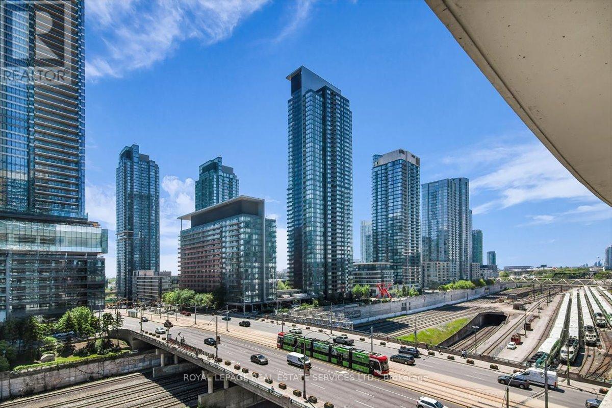 #911 397 FRONT STREET W - 20