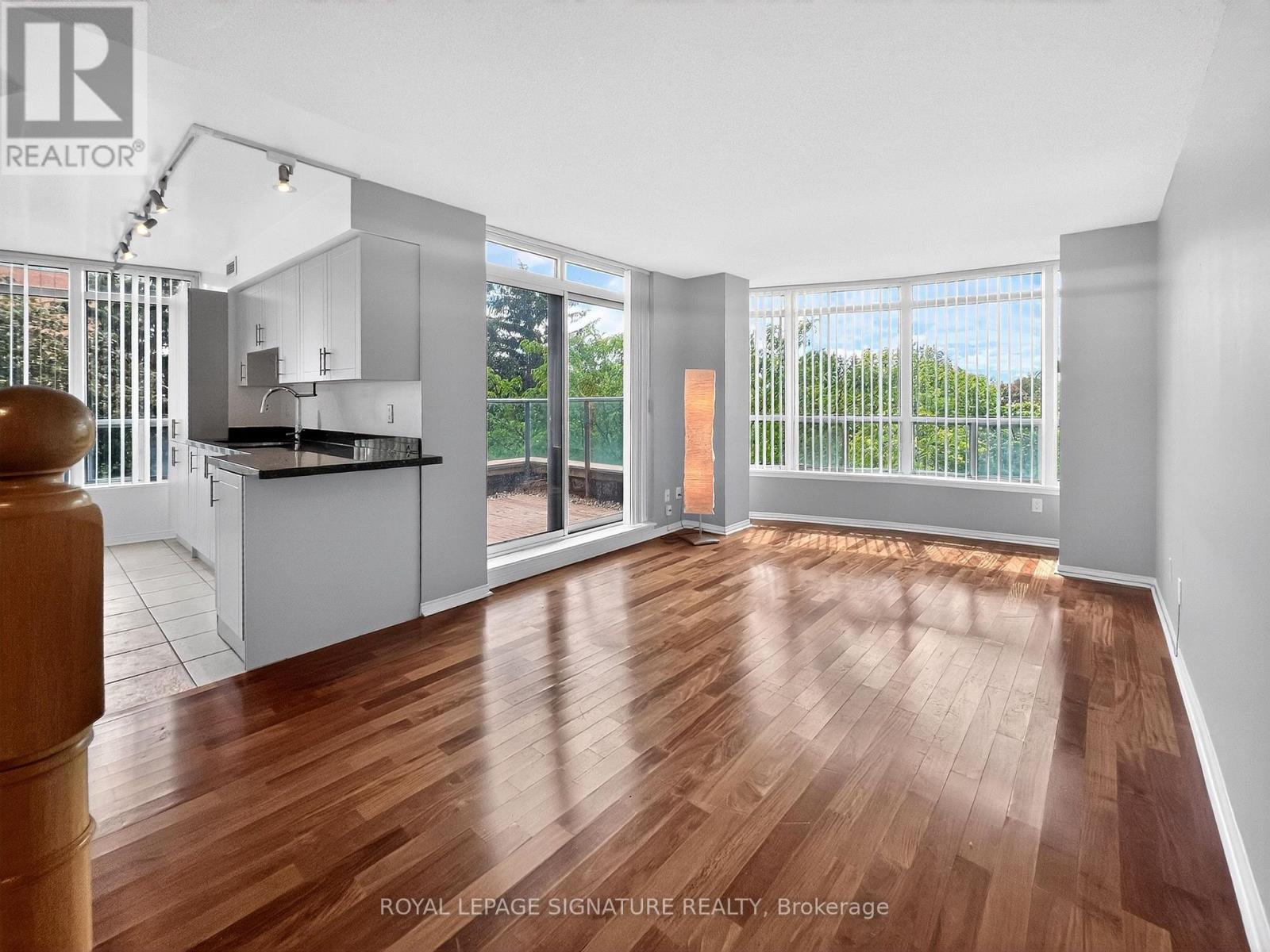 Listing photo of 506 - 233 BEECROFT ROAD