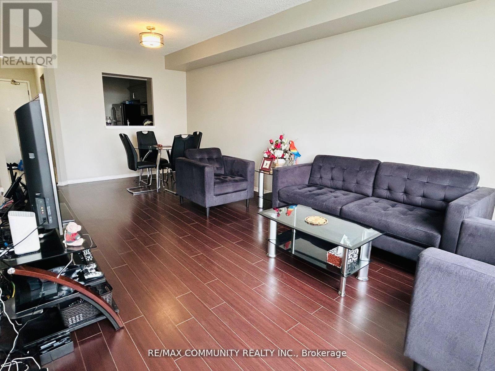#1008 430 MCLEVIN AVENUE - 12