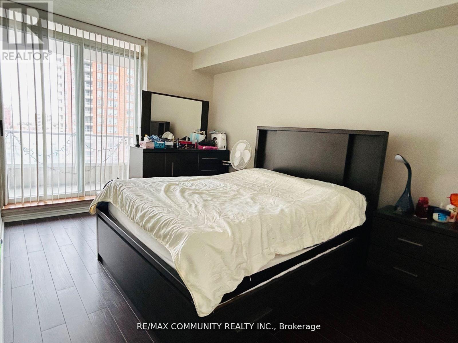 #1008 430 MCLEVIN AVENUE - 14