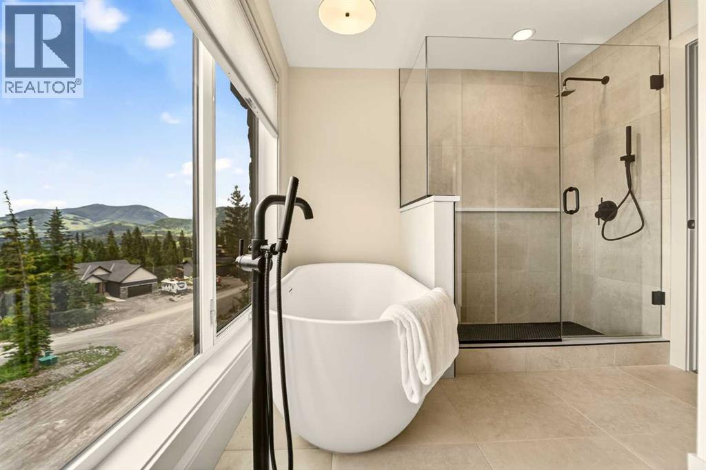 72 Kananaskis Drive — photo 40