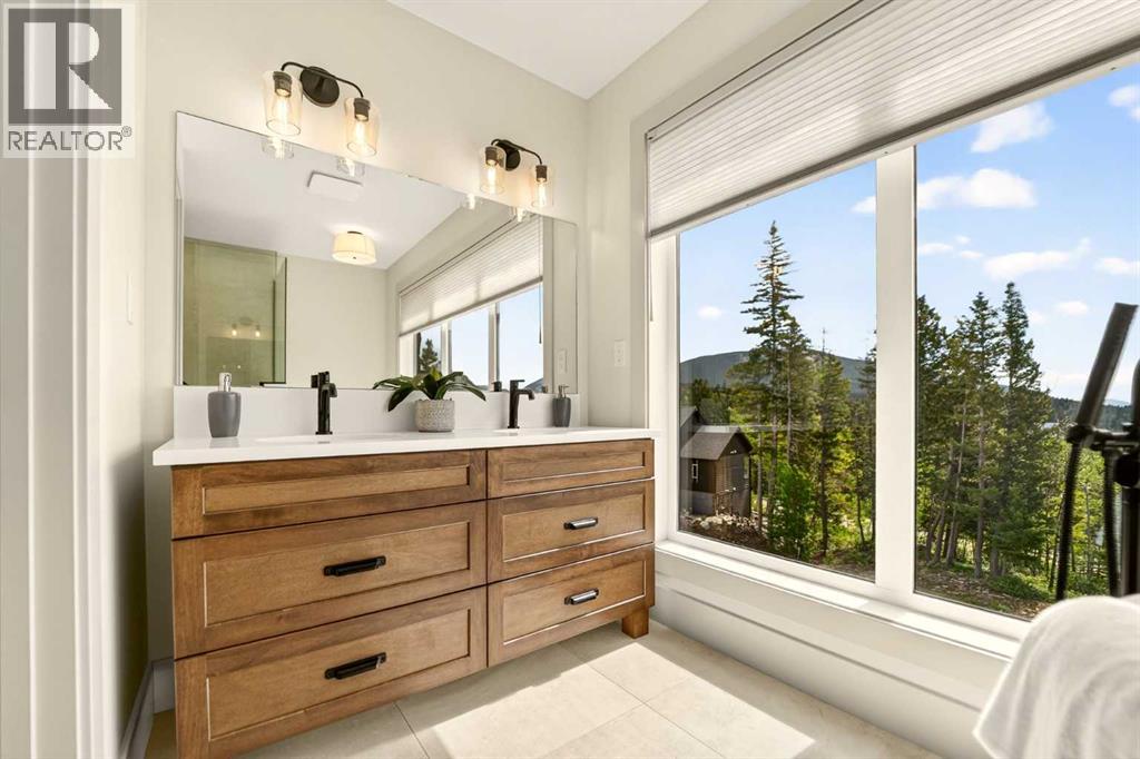 72 Kananaskis Drive — photo 42