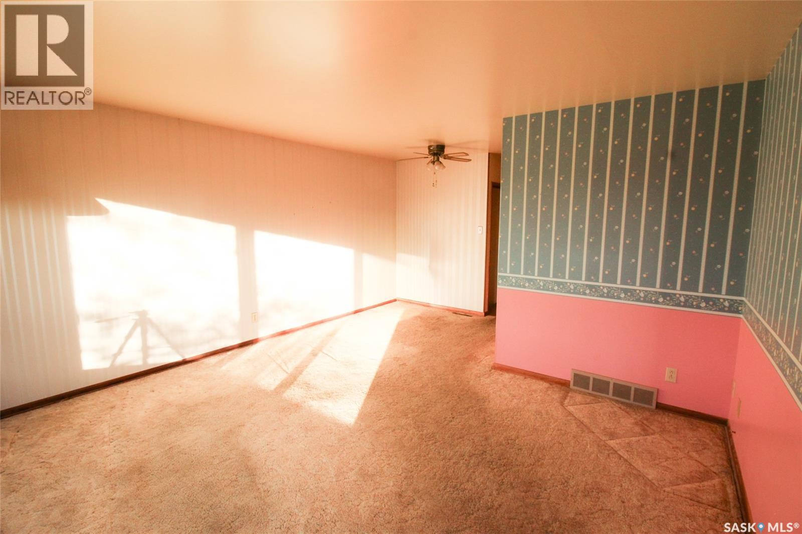 175 6th AVENUE W - 4