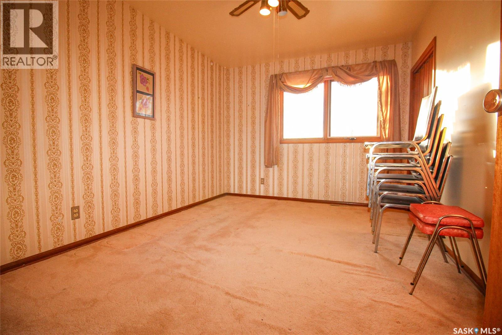 175 6th AVENUE W - 9
