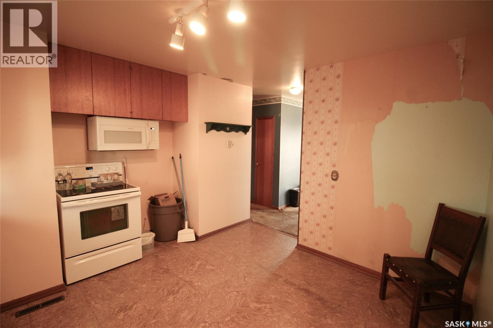175 6th AVENUE W - 7