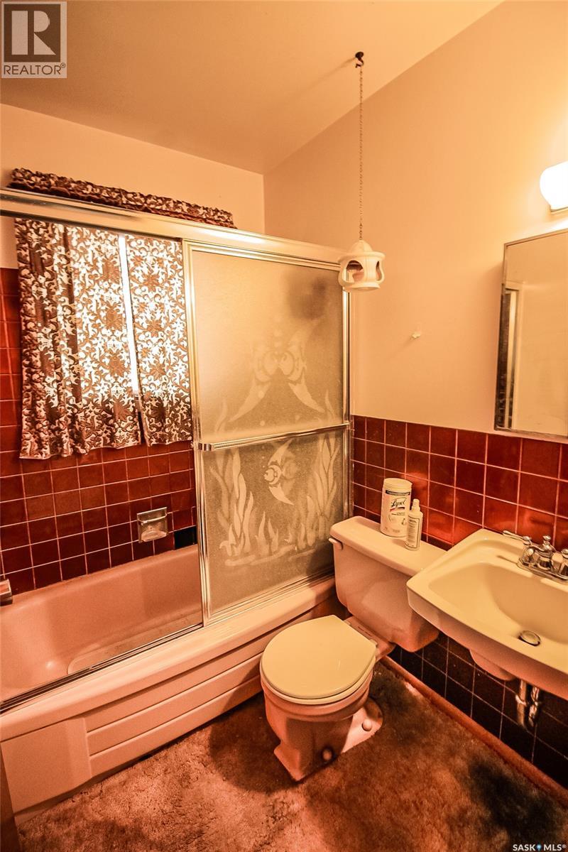 175 6th AVENUE W - 11
