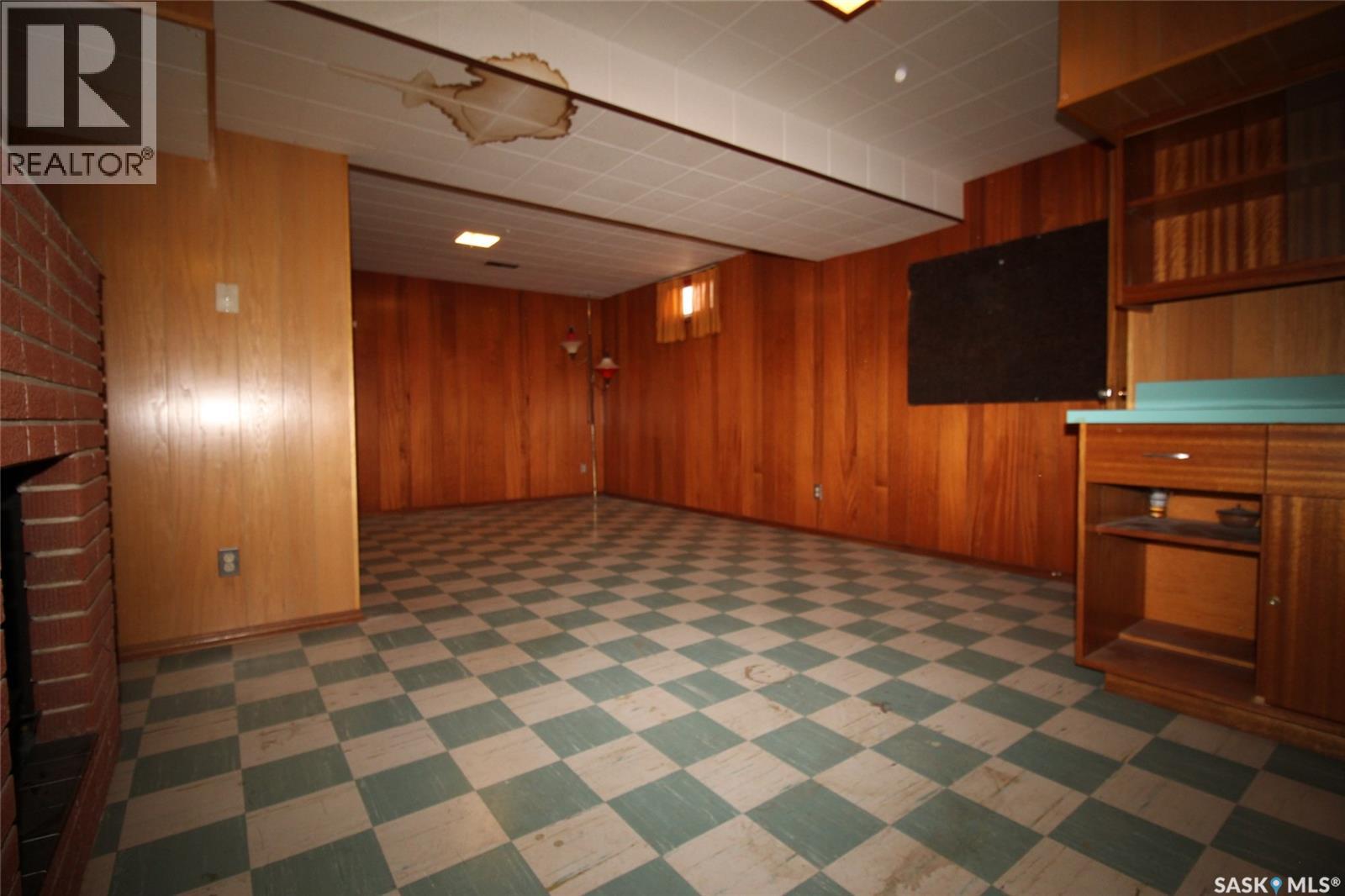 175 6th AVENUE W - 15