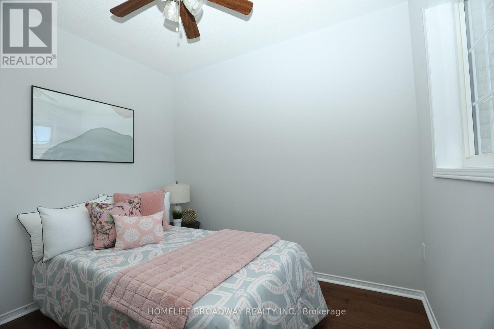 378 BUR OAK AVENUE - Image 12