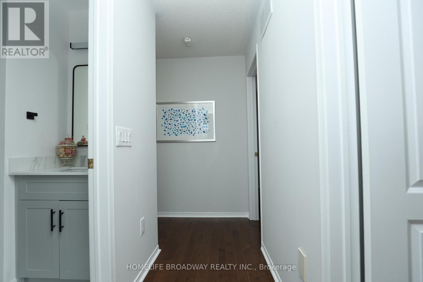 378 BUR OAK AVENUE - Image 14