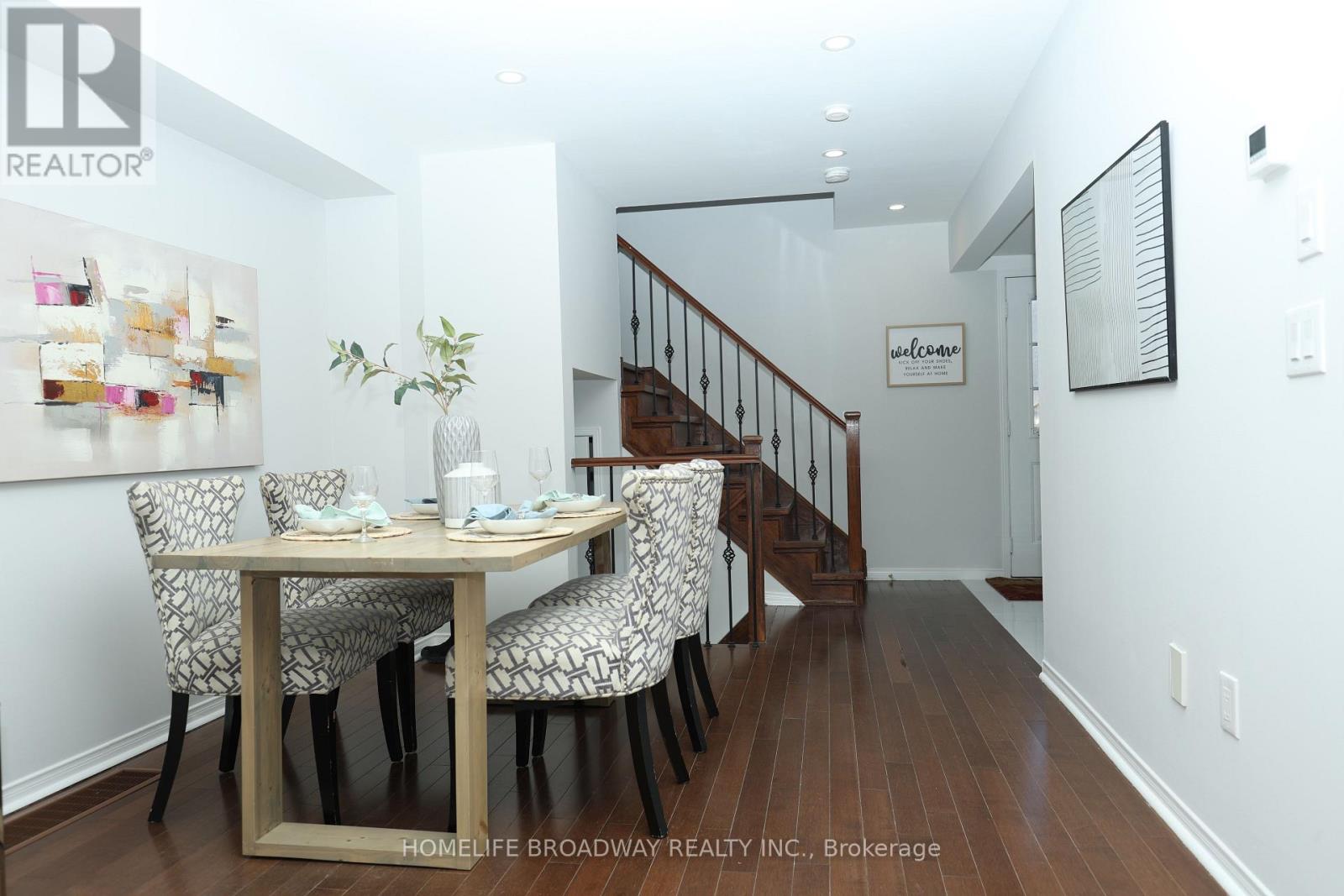 378 BUR OAK AVENUE - Image 9