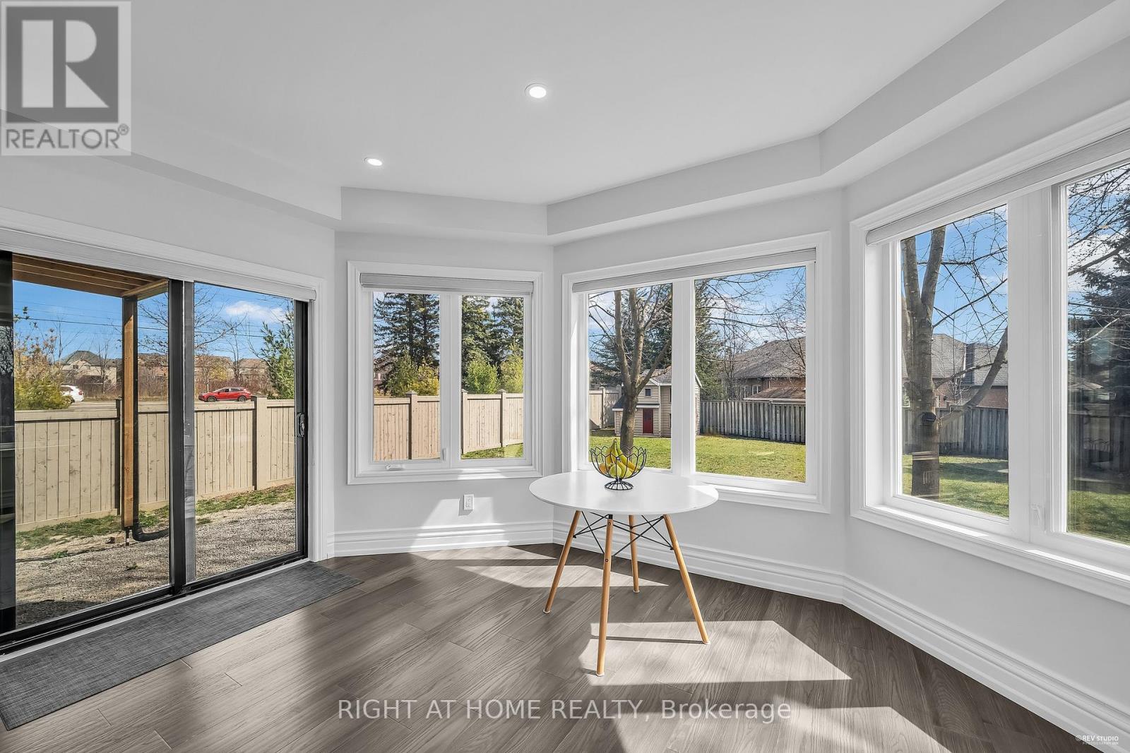 1092 STONEHAVEN AVENUE - 10