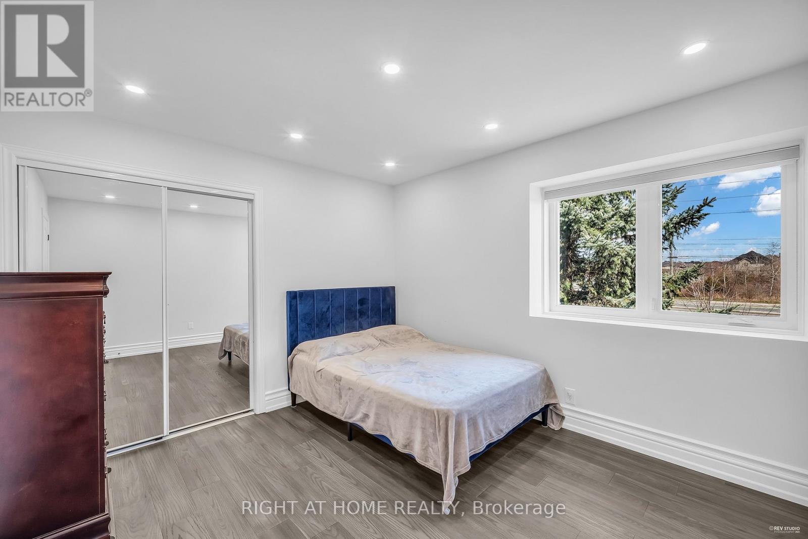 1092 STONEHAVEN AVENUE - 19
