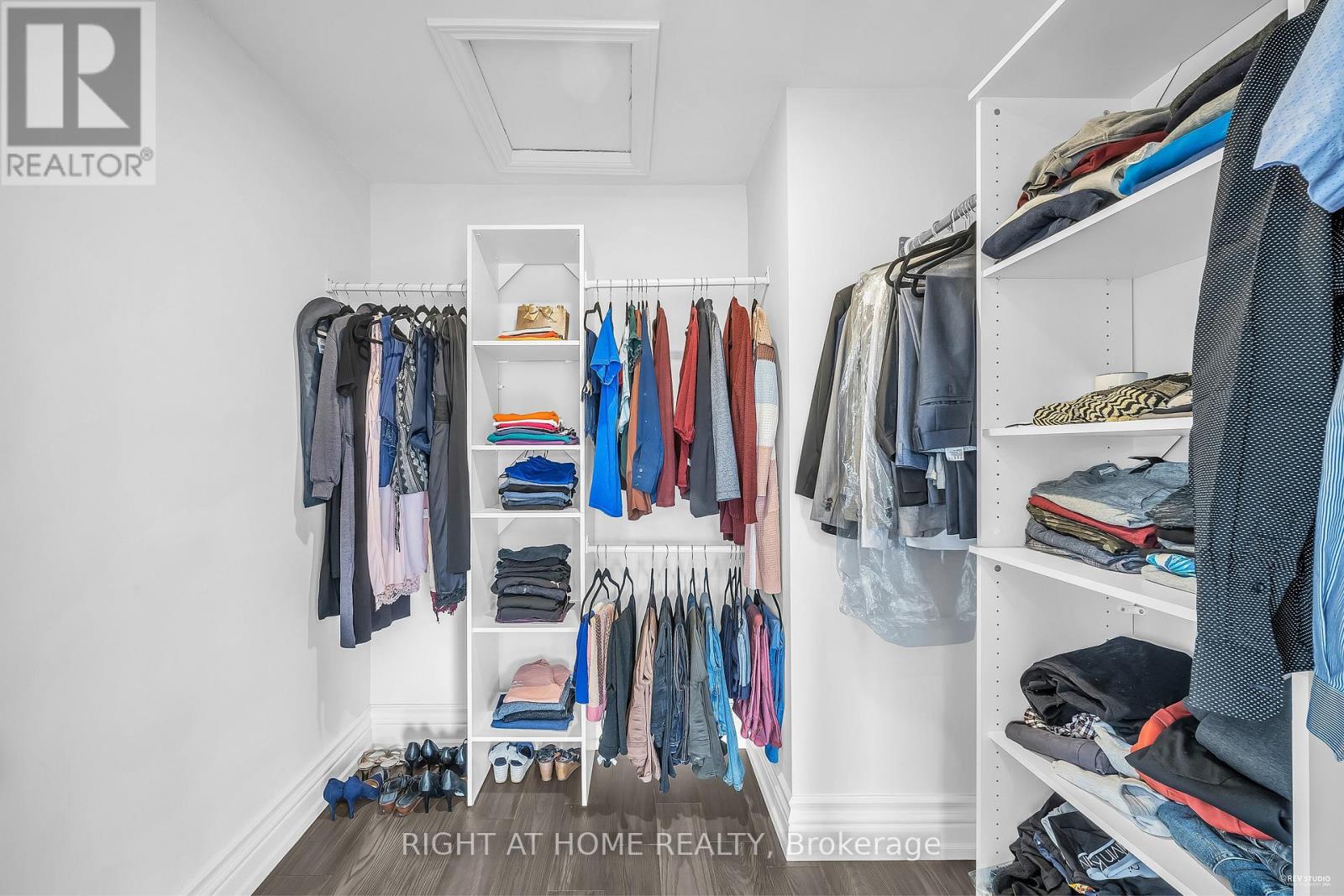 1092 STONEHAVEN AVENUE - 22