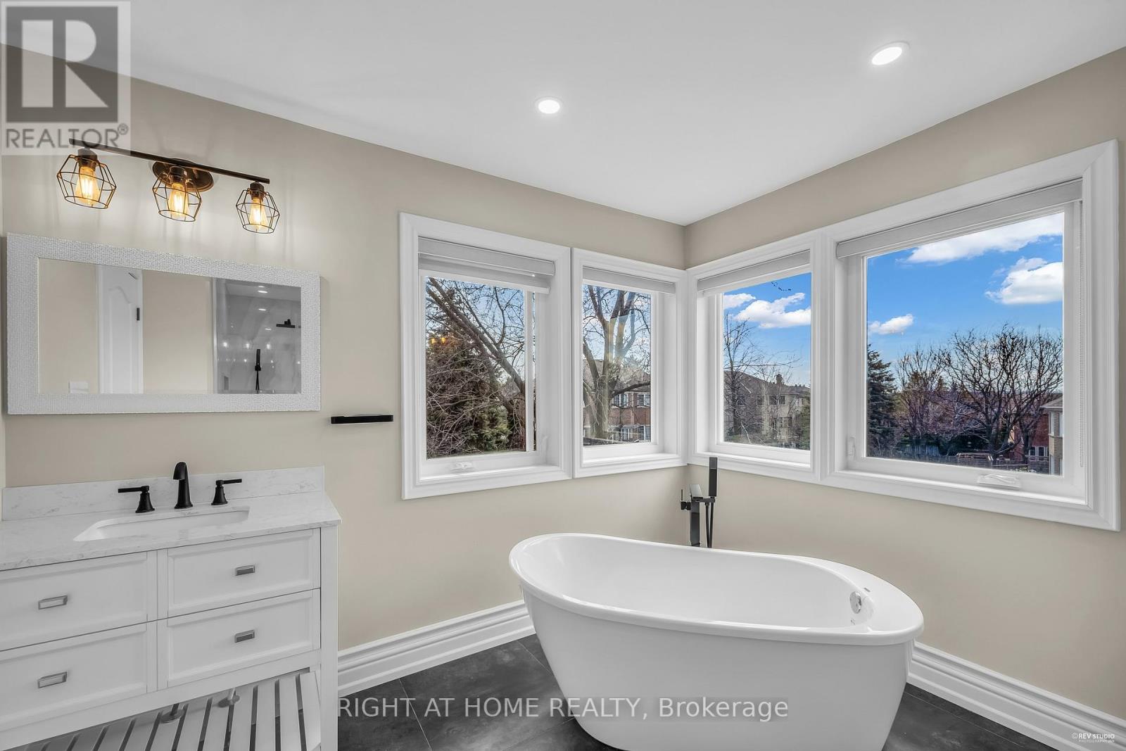 1092 STONEHAVEN AVENUE - 24