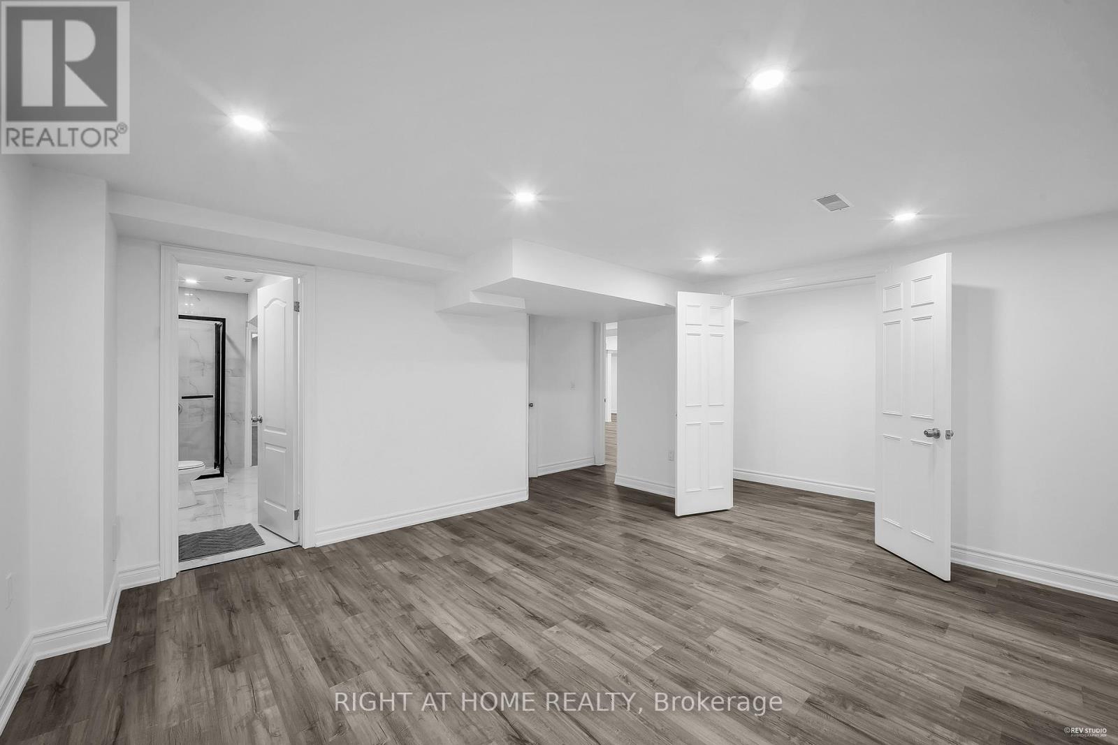 1092 STONEHAVEN AVENUE - 26