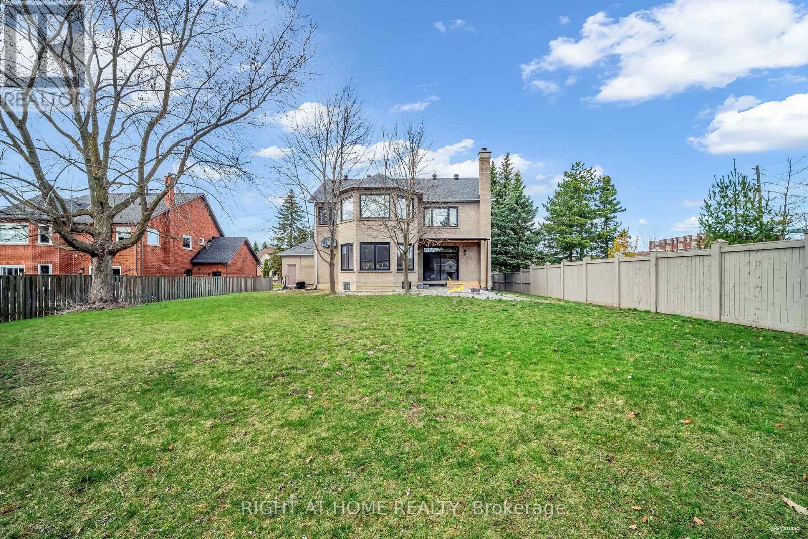 1092 STONEHAVEN AVENUE - 32