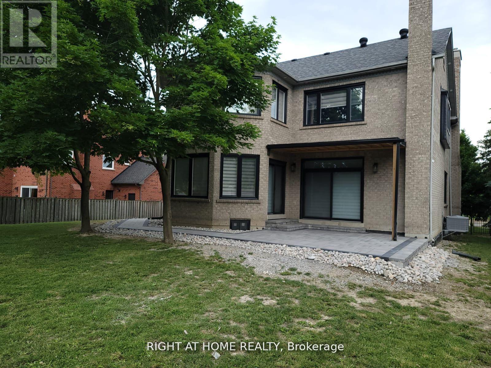 1092 STONEHAVEN AVENUE - 34