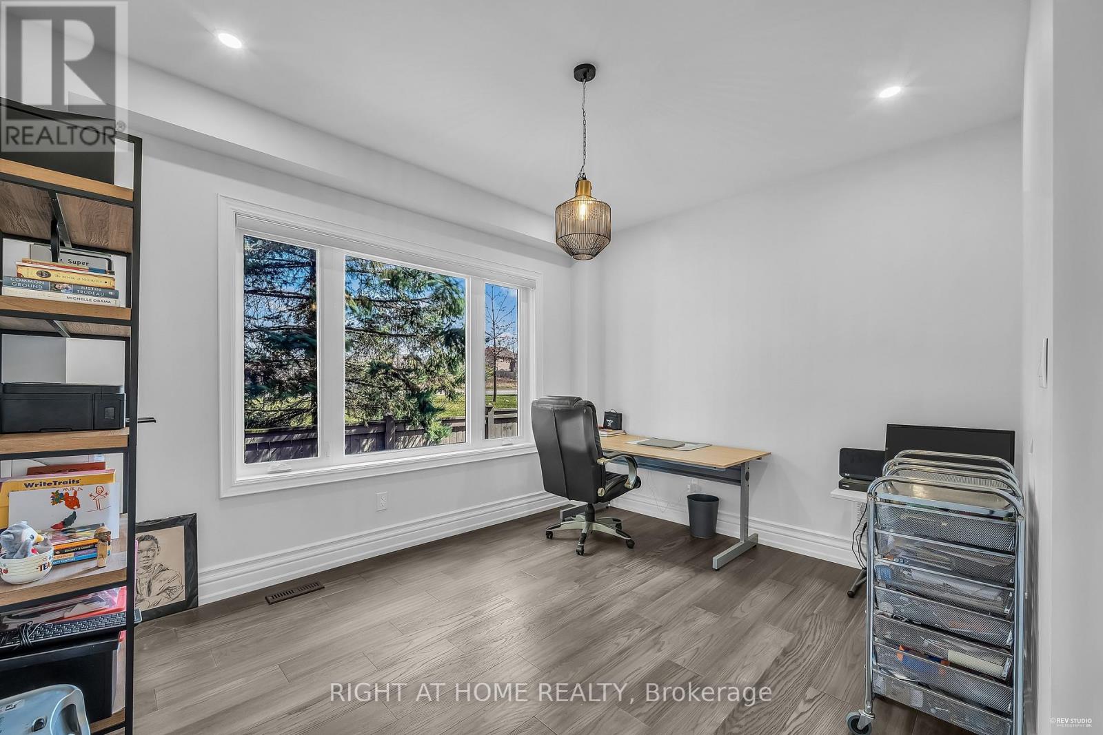 1092 STONEHAVEN AVENUE - 5