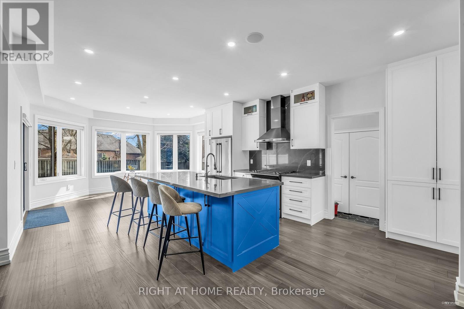 1092 STONEHAVEN AVENUE - 9