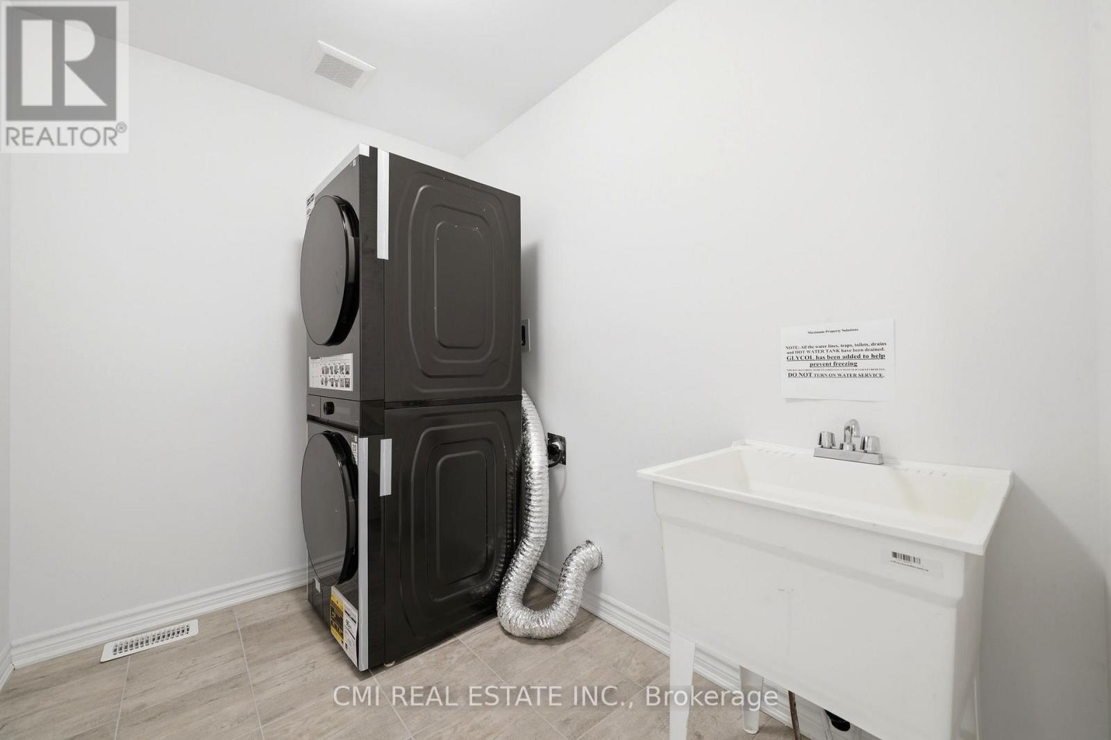 656 NEWLOVE STREET - 32