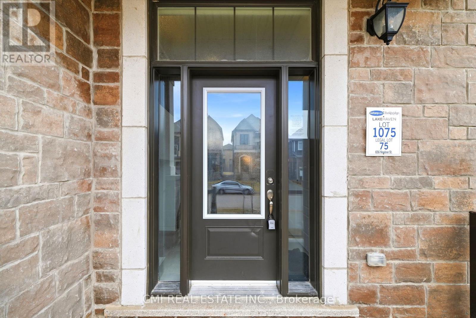 656 NEWLOVE STREET - 7