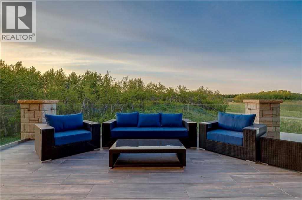 Outdoor Deck space steps from your kitchen