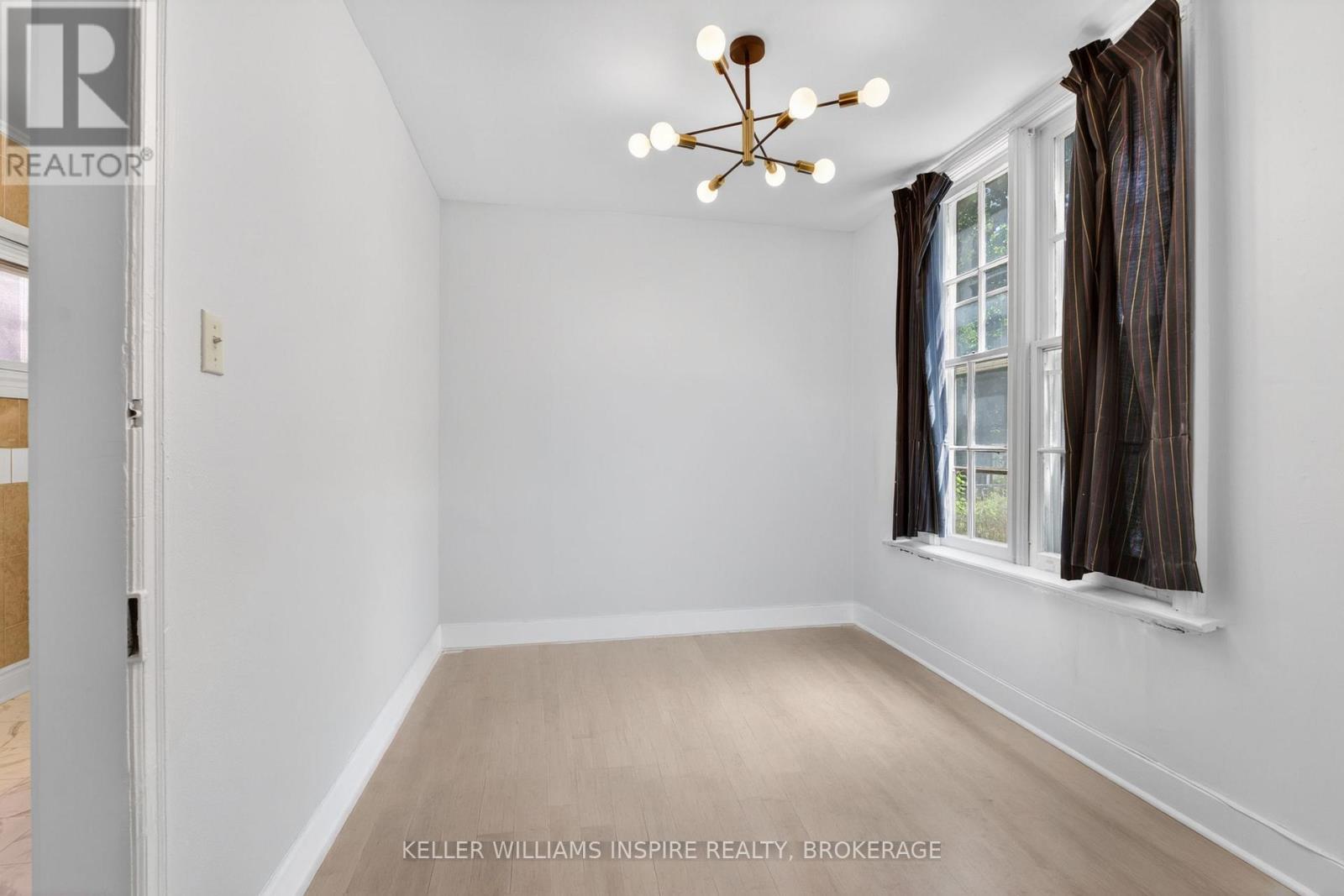 512 JOHNSON STREET - 10