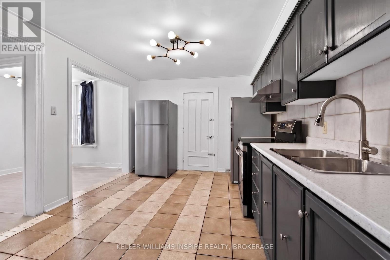 512 JOHNSON STREET - Image 12