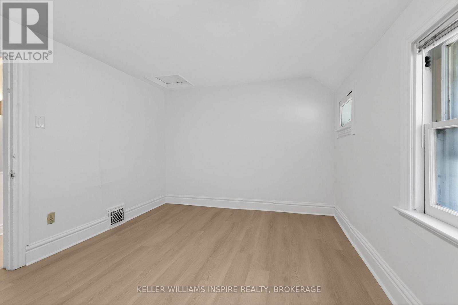 512 JOHNSON STREET - 23