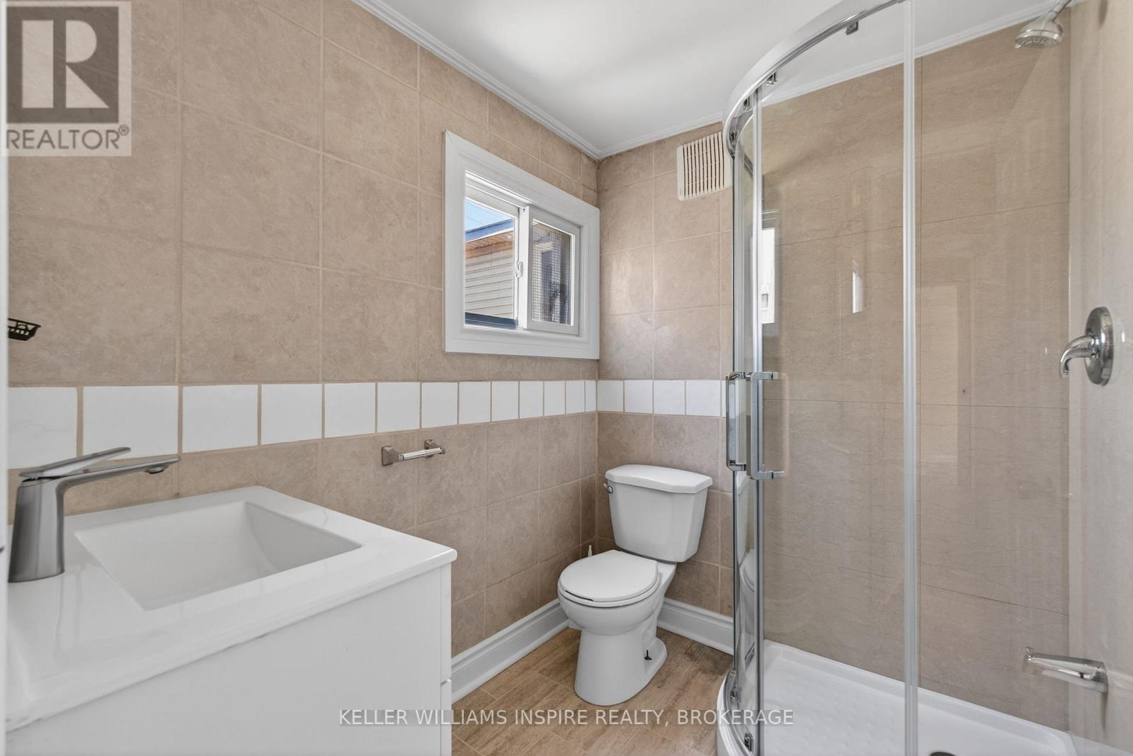 512 JOHNSON STREET - 25