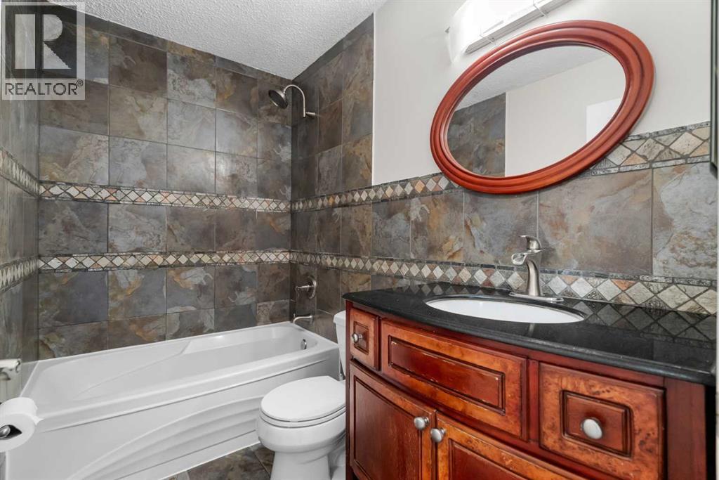 3243 Dover Crescent SE — photo 17