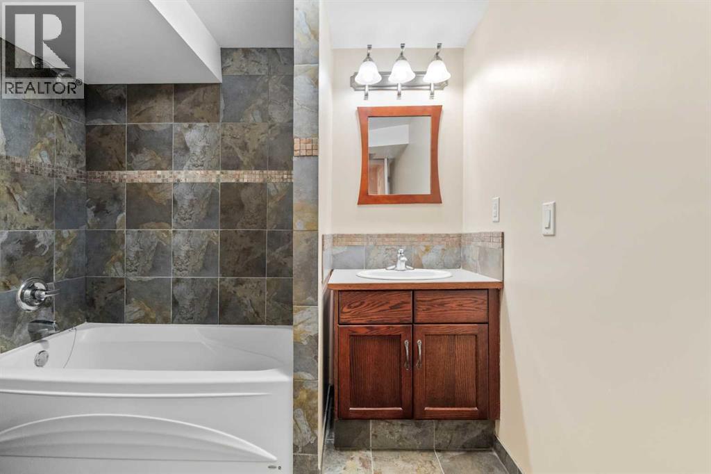 3243 Dover Crescent SE — photo 26