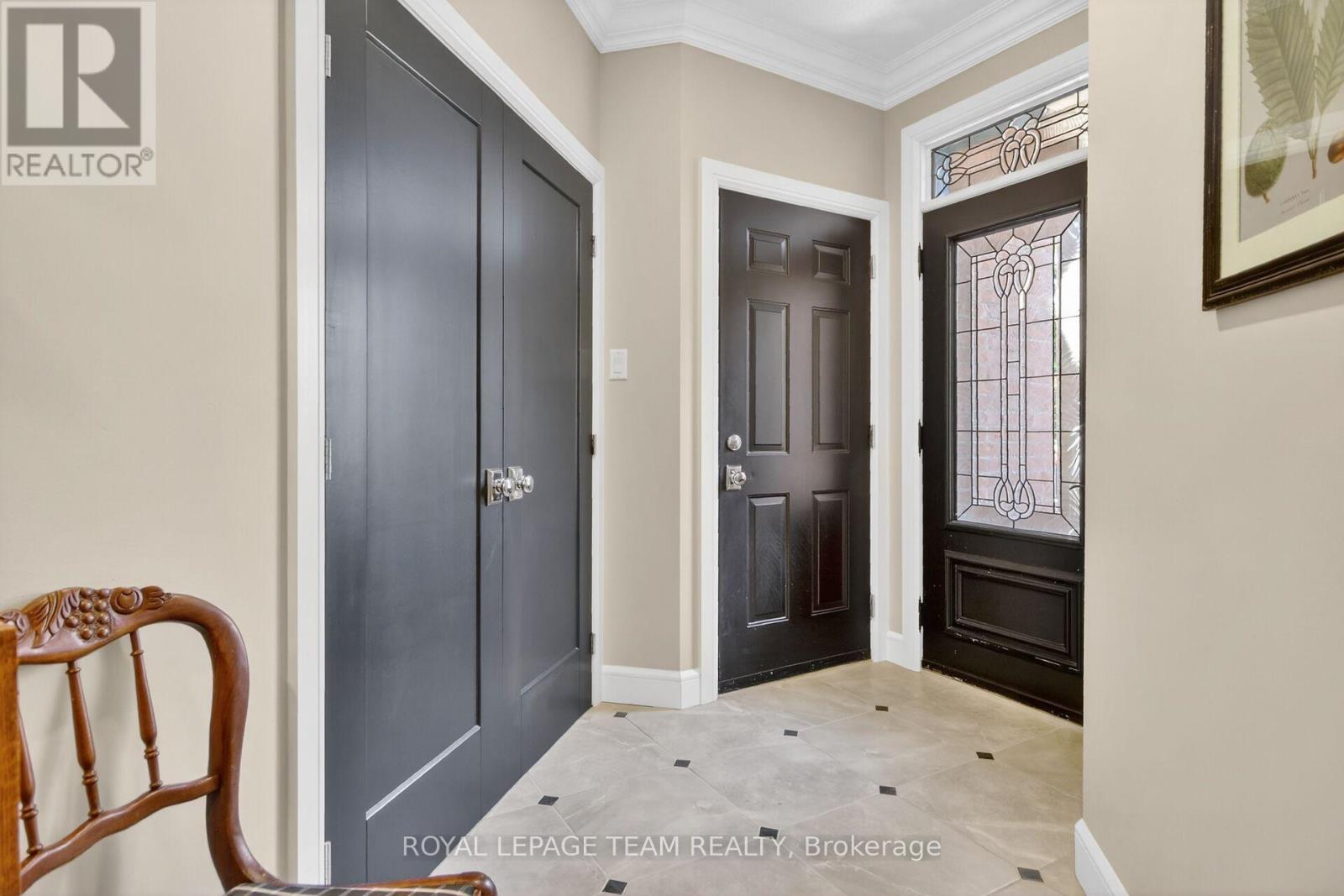 Front entrance w/custom front door w/3pt lock syst