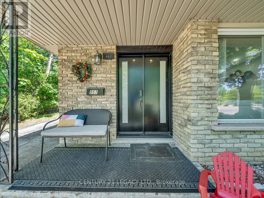 957 FRANCIS ROAD - 4
