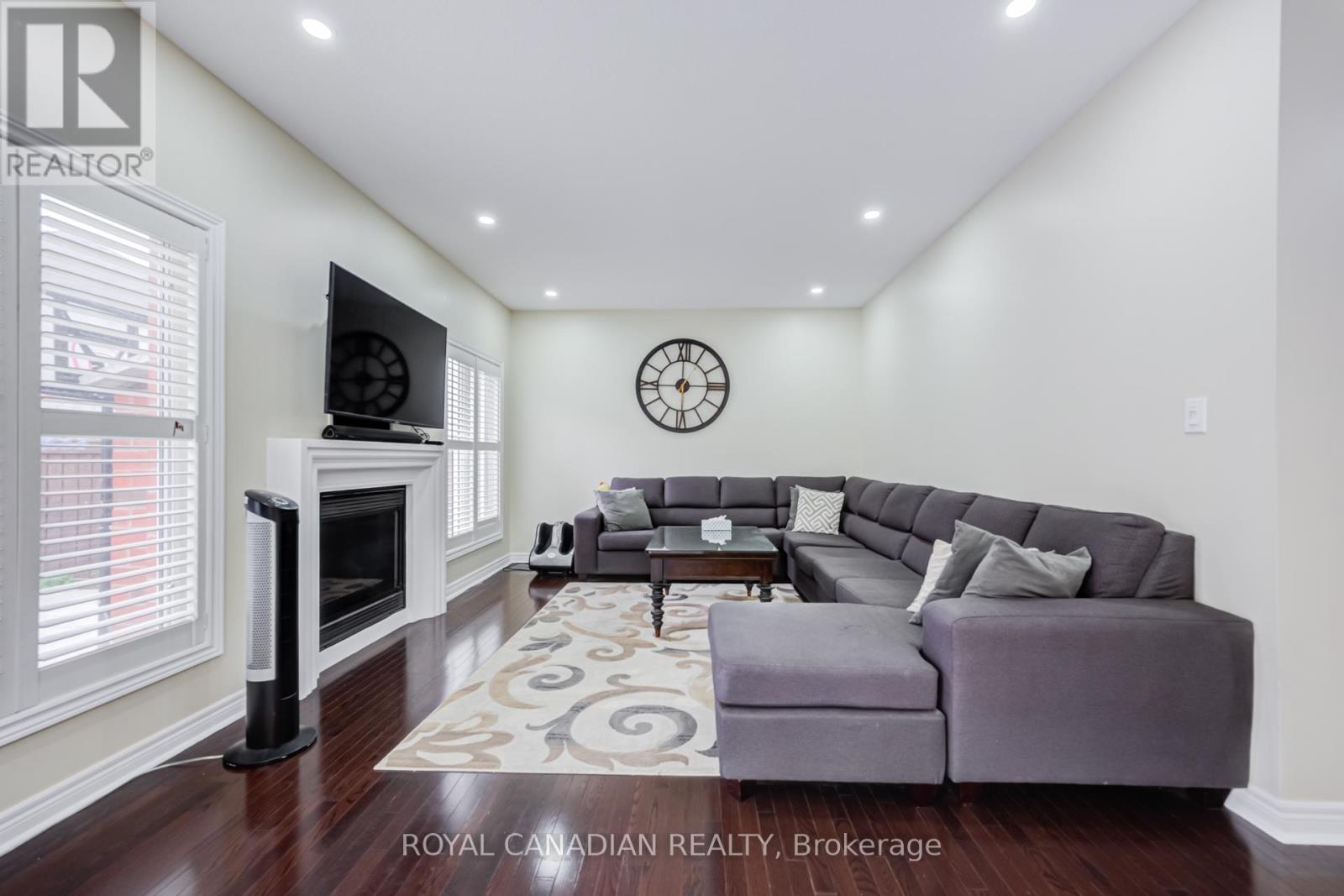 43 BLUFFWOOD CRESCENT - 12