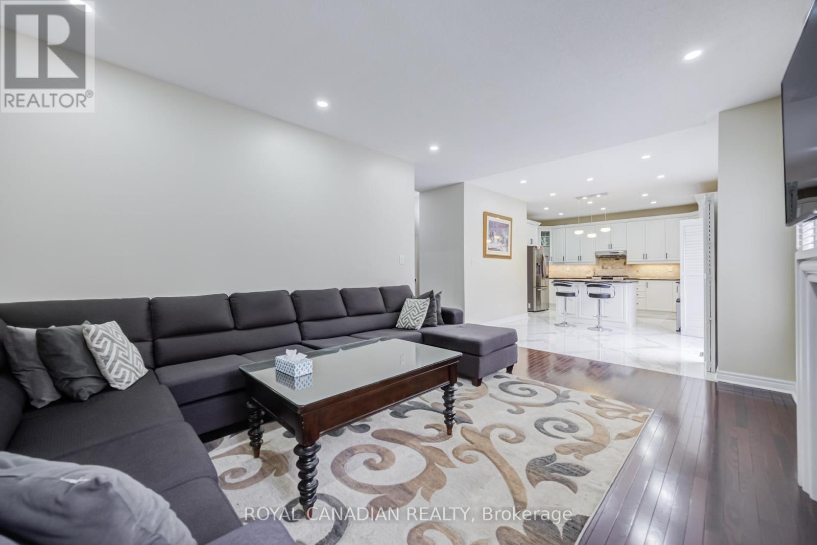 43 BLUFFWOOD CRESCENT - 13