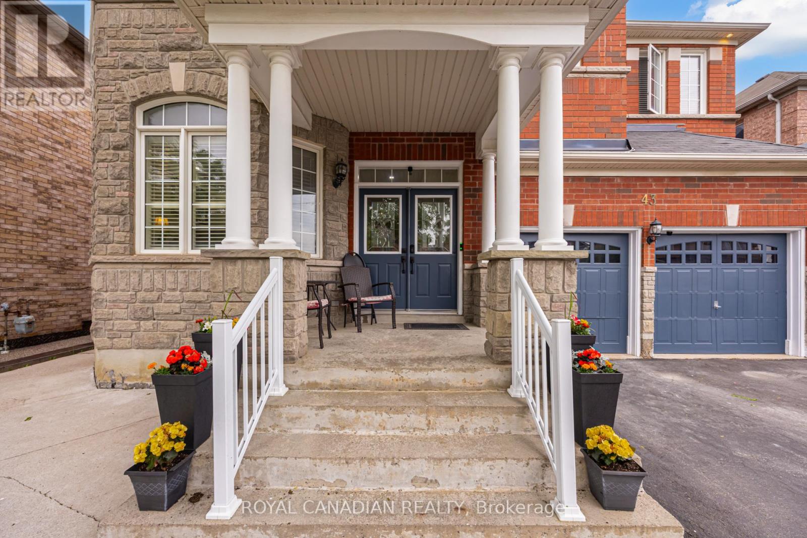 43 BLUFFWOOD CRESCENT - 2