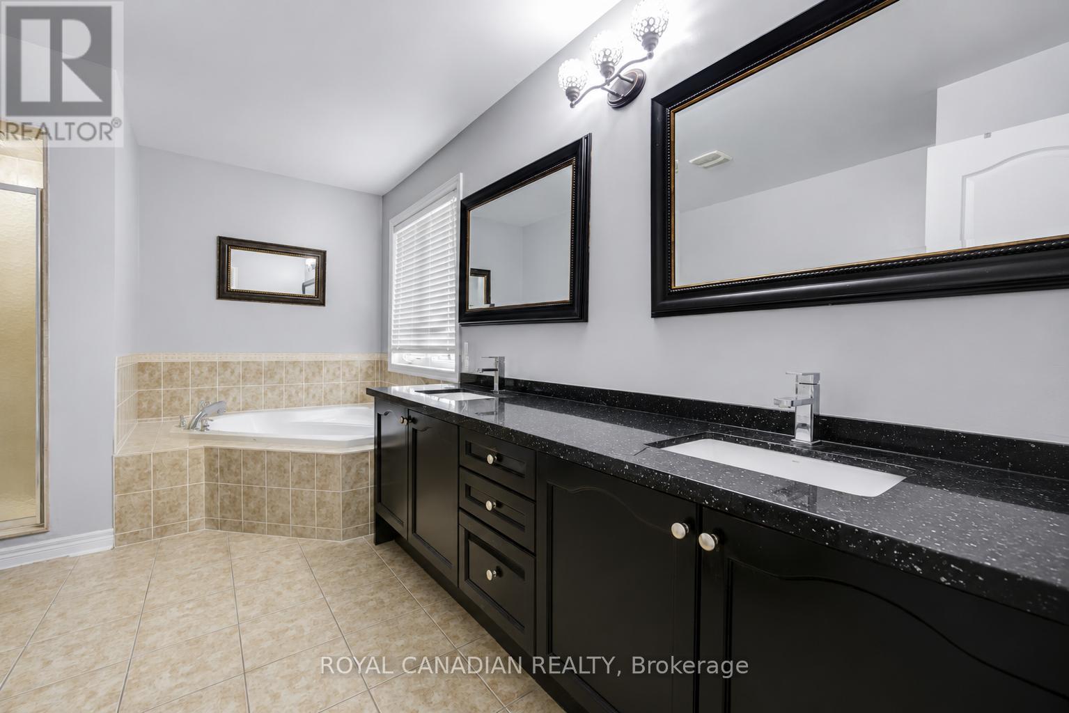 43 BLUFFWOOD CRESCENT - 22