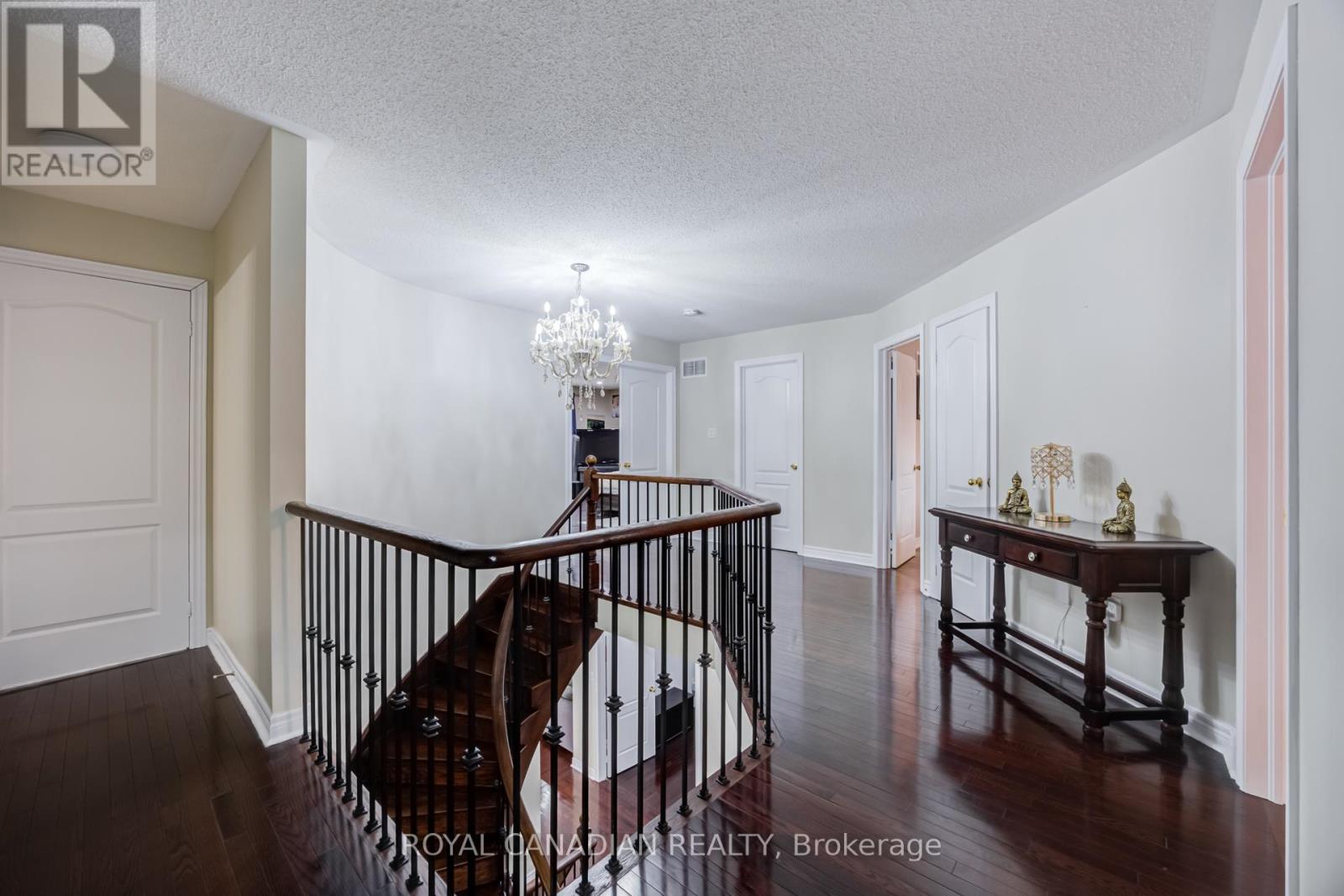 43 BLUFFWOOD CRESCENT - 29