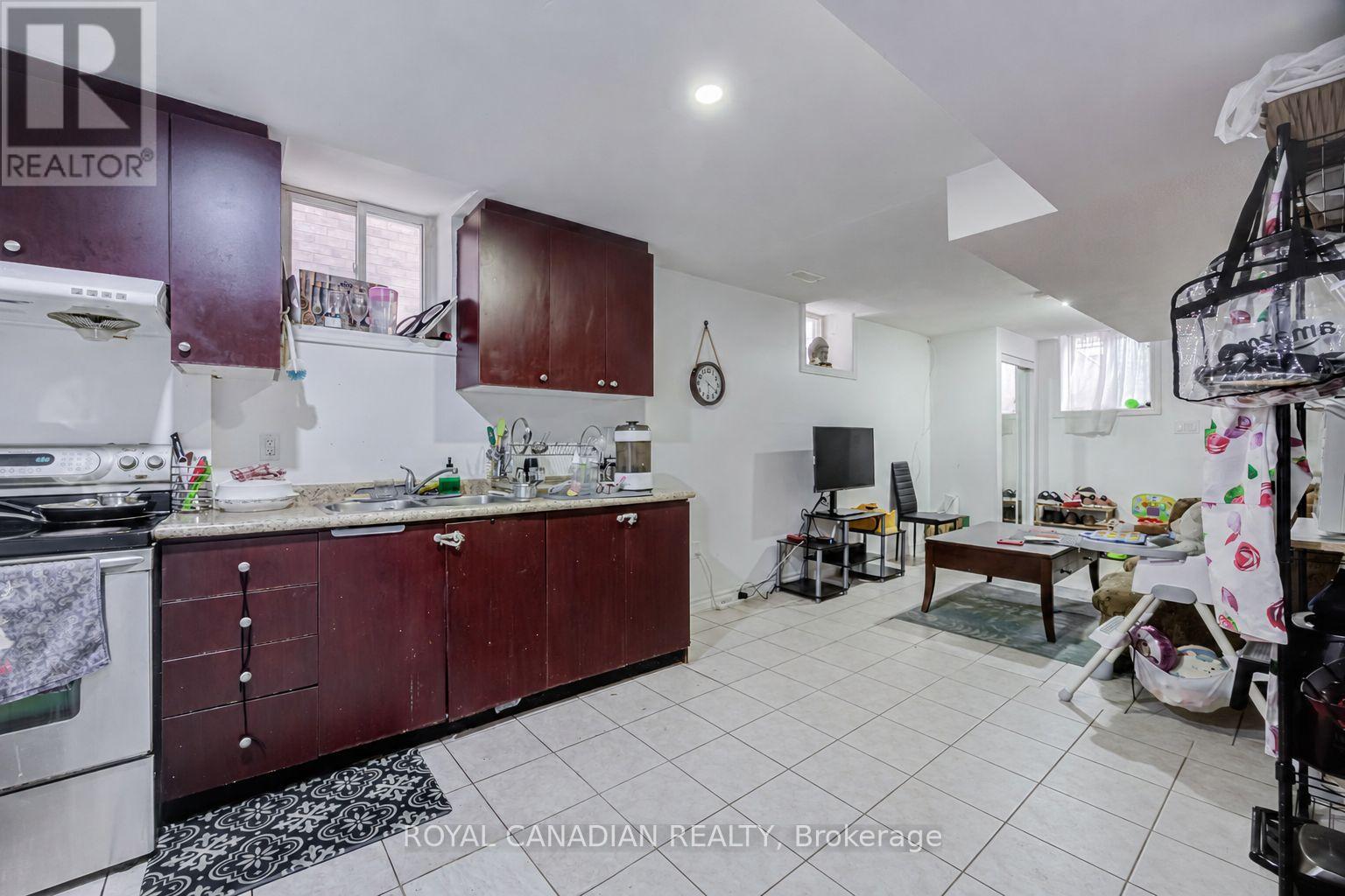 43 BLUFFWOOD CRESCENT - 38