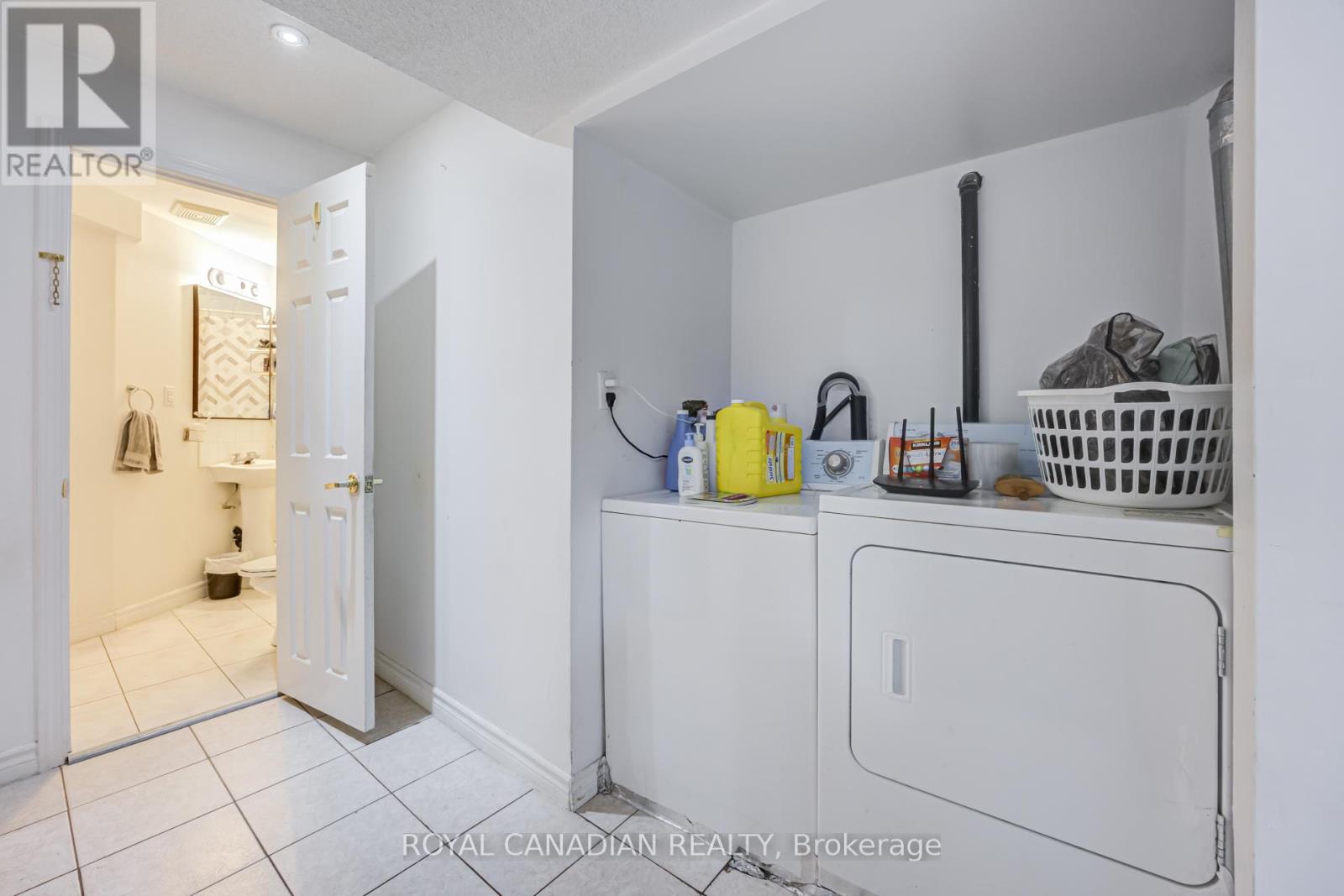 43 BLUFFWOOD CRESCENT - 40