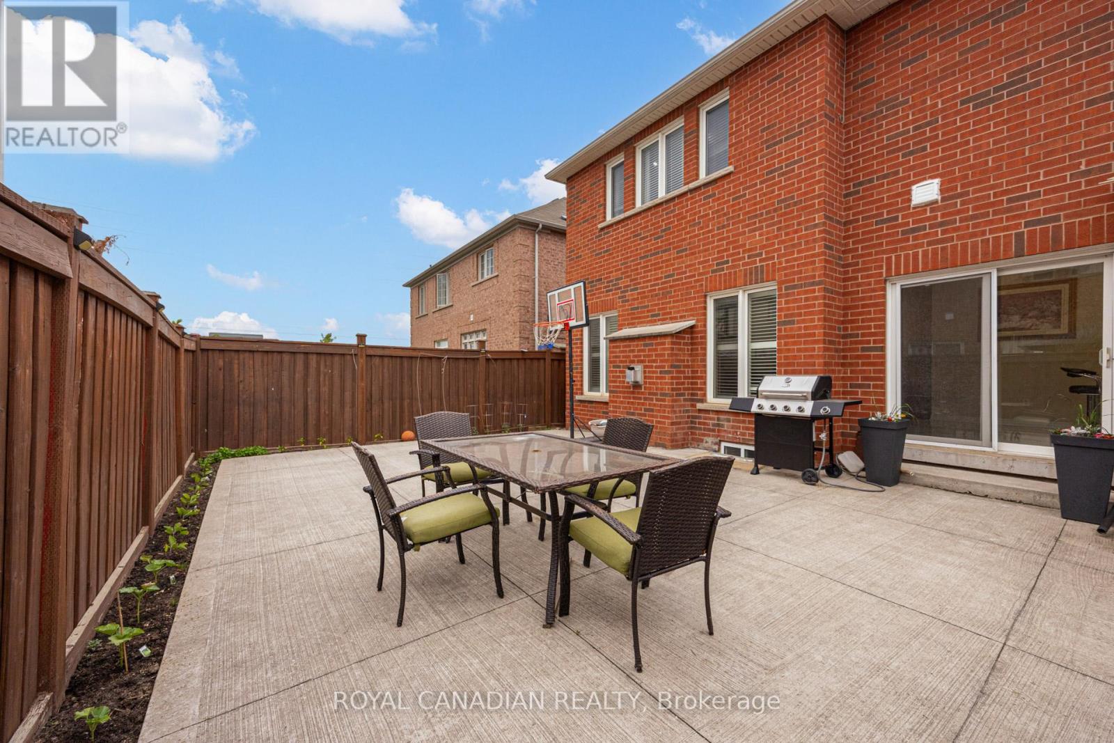 43 BLUFFWOOD CRESCENT - 46