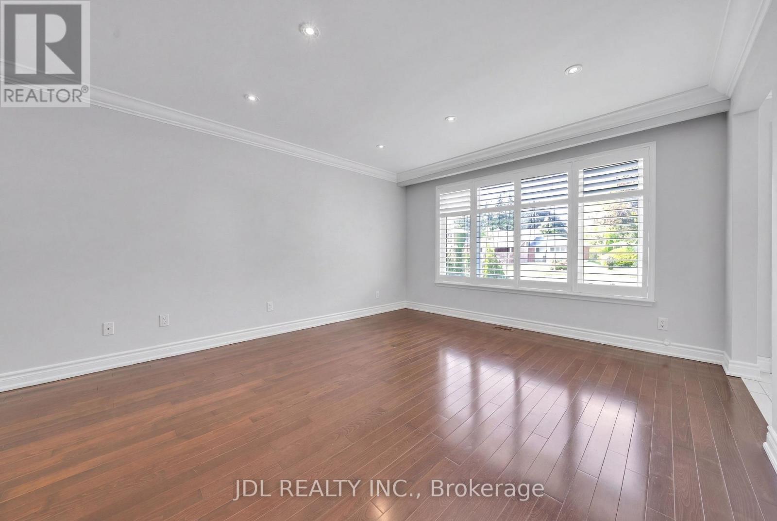53 SOUTHDALE DRIVE - 5