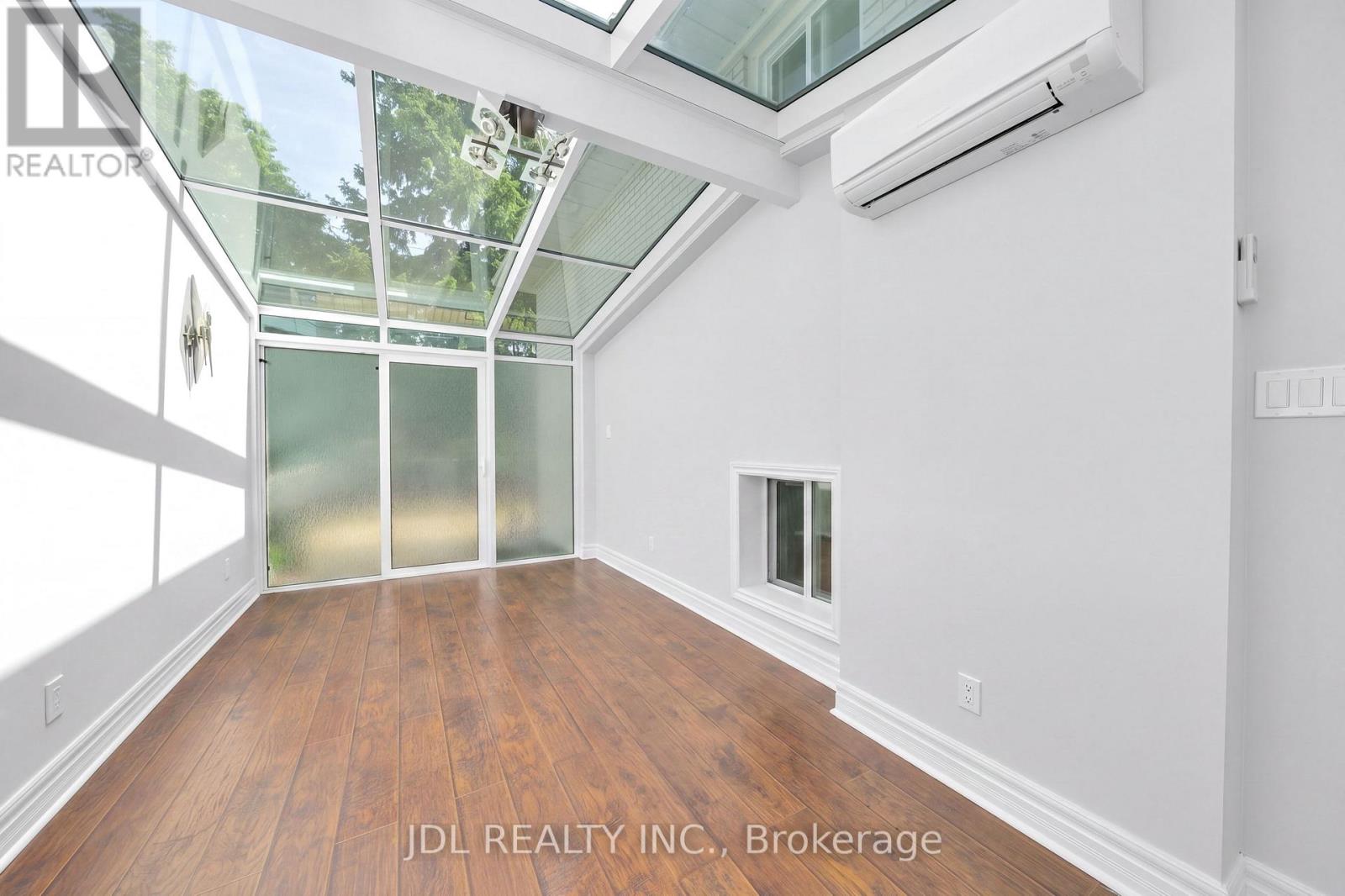 53 SOUTHDALE DRIVE - 25
