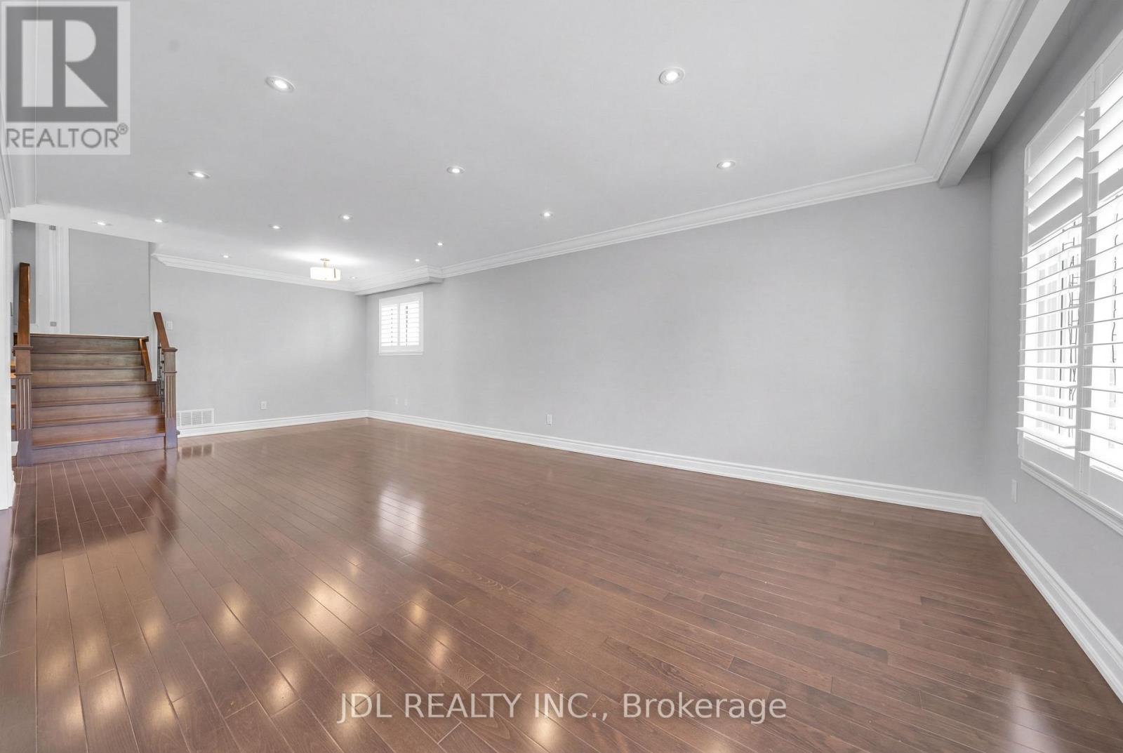 53 SOUTHDALE DRIVE - 7