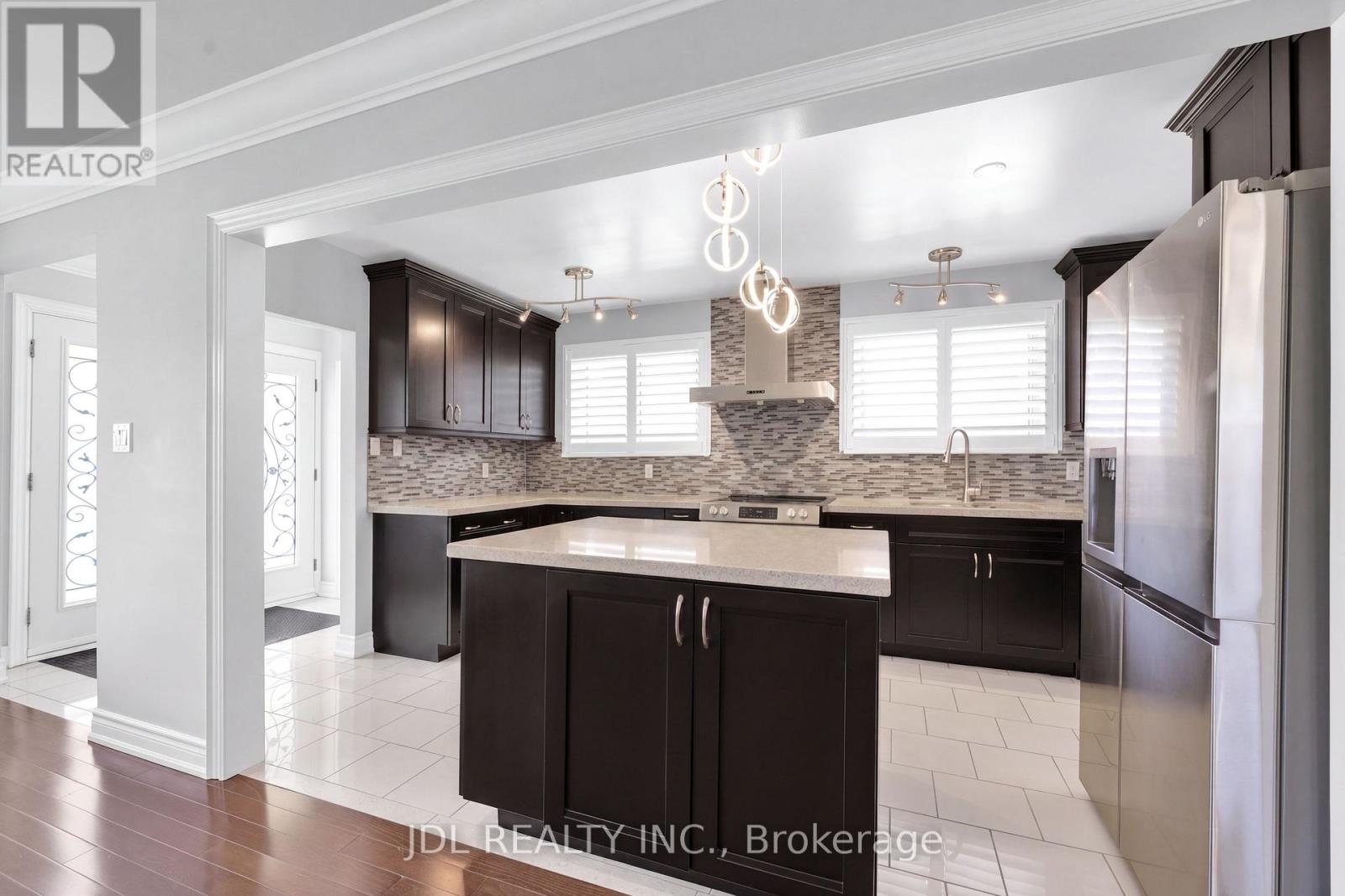 53 SOUTHDALE DRIVE - 11