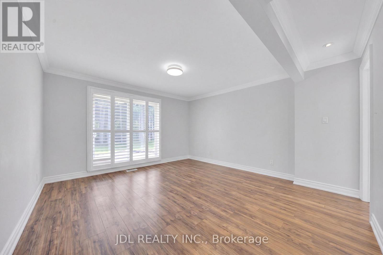 53 SOUTHDALE DRIVE - 22
