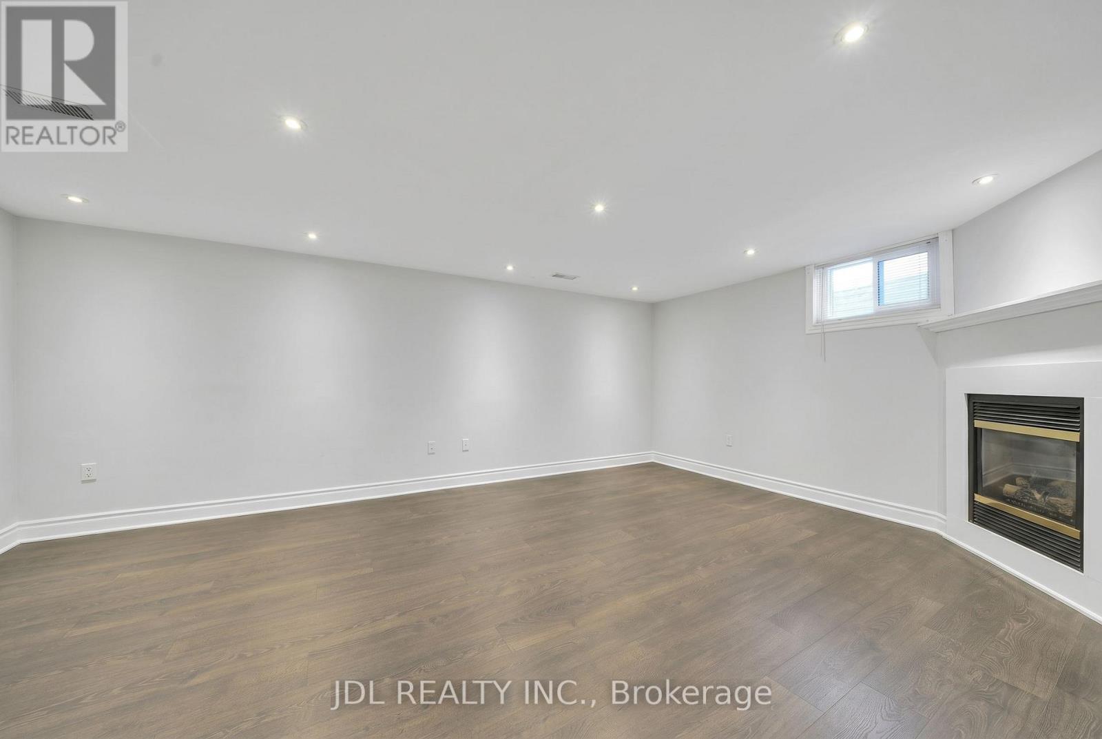 53 SOUTHDALE DRIVE - 28