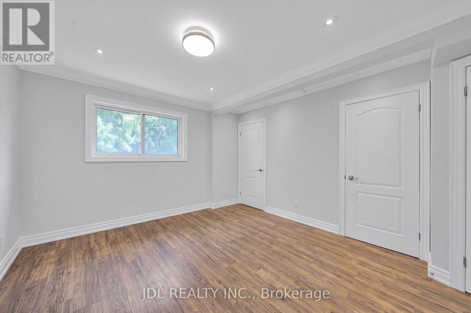 53 SOUTHDALE DRIVE - 16